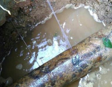 梅里斯楼顶渗水维修公司分享下地暖漏水的原因及检测方法。